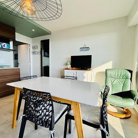 Apartment : 2 Pieces Avec Jardin Prive, Terrasse Et Parking A 2 Pas De La Cote - Fr-1-478-299